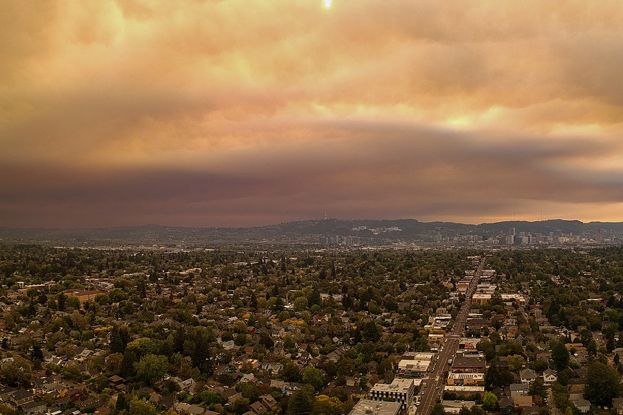 A photo of wildfire smoke in Portland, Oregon, taken from Hawthorne Blvd. taken in September 2020.